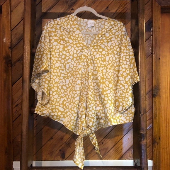 By Together Satin Leopard Tie Front Shirt Top Size Small - Picture 1 of 7